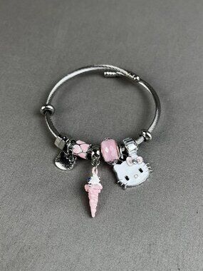453 Pink Hello Kitty Bracelet cute